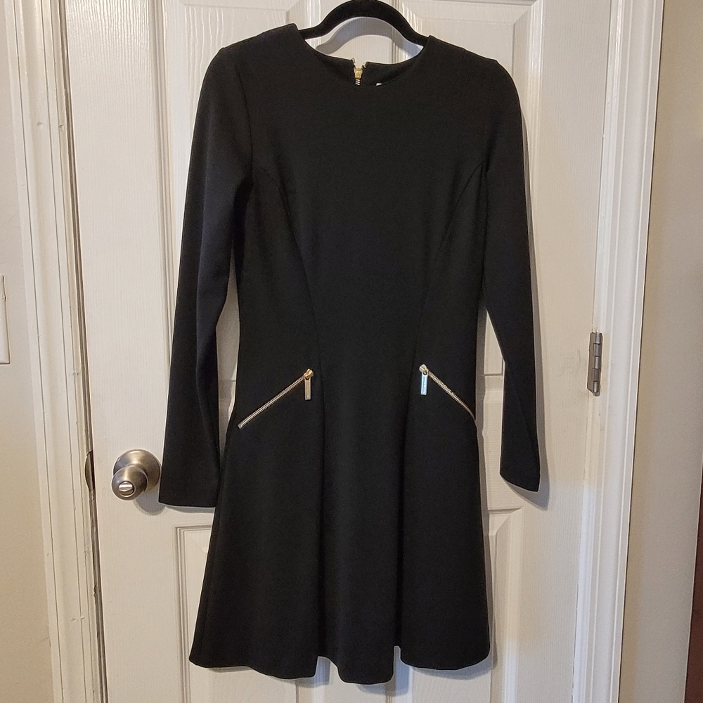 Michael Kors Longsleeve Little Black Dress Back Zip Closure Zip Pockets Size 4 - Picture 3 of 13
